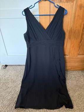 Donna Morgan Black V-Neck Sleeveless Midi Dress